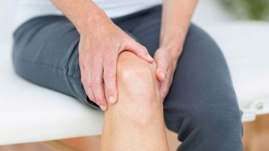 A térdfájdalom a térd osteoarthritis fő tünete